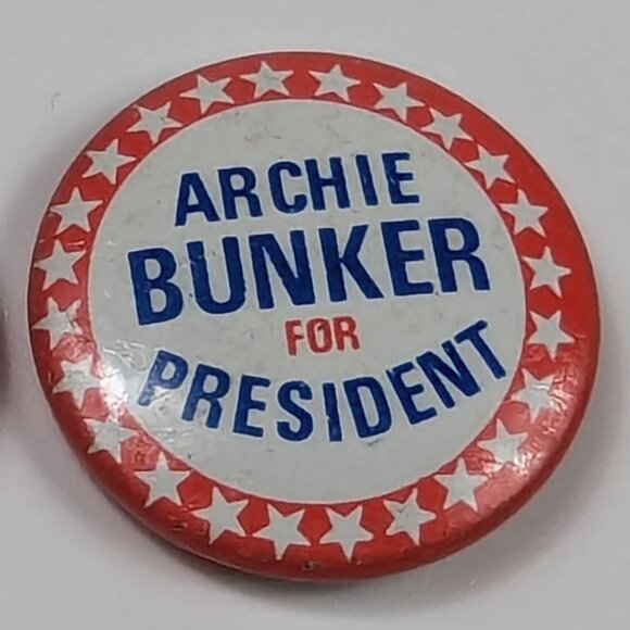 Vintage 1972 Archie Bunker for President & The Bunkers for Foist Family Pins - Picture 3 of 5